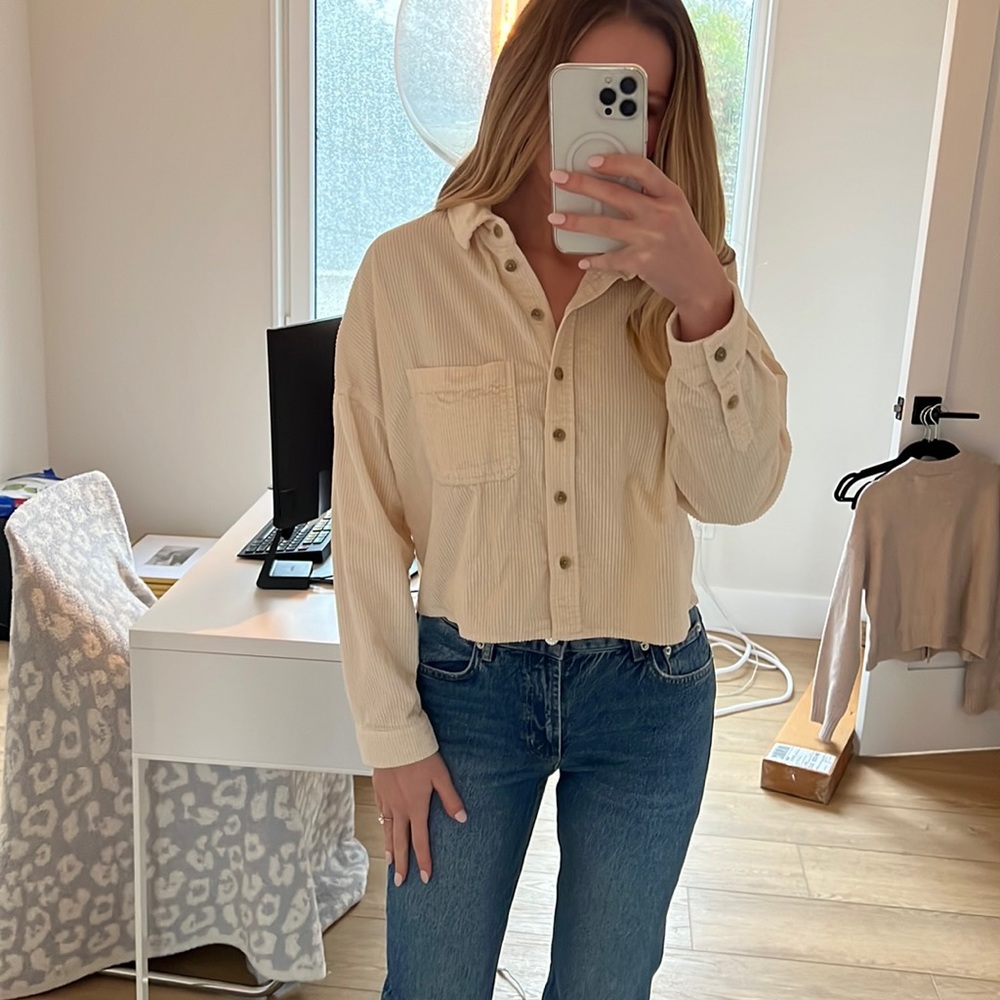 AE Cropped Corduroy Button Up
